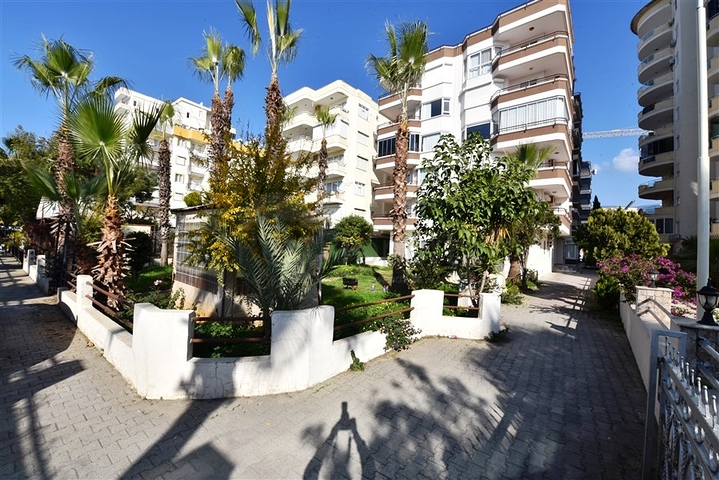 Gemütliches 2+1 Apartment mit Meerblick in Tosmur