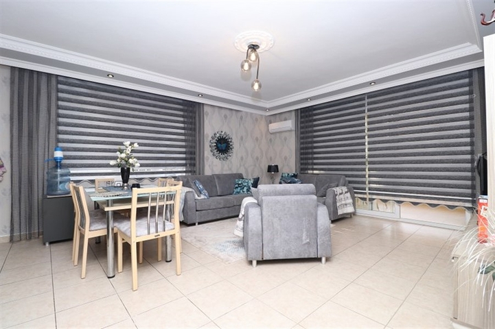 Dreizimmerwohnung in der Nähe von Kleopatra Beach