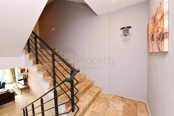 5+1-Villa in zentraler Lage in Alanya