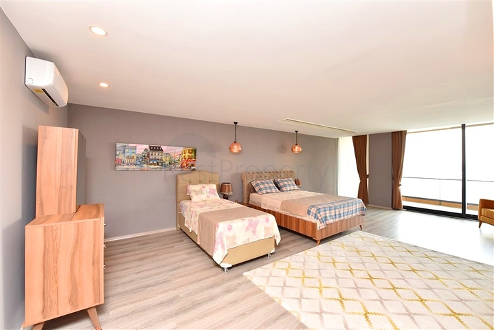 5+1-Villa in zentraler Lage in Alanya