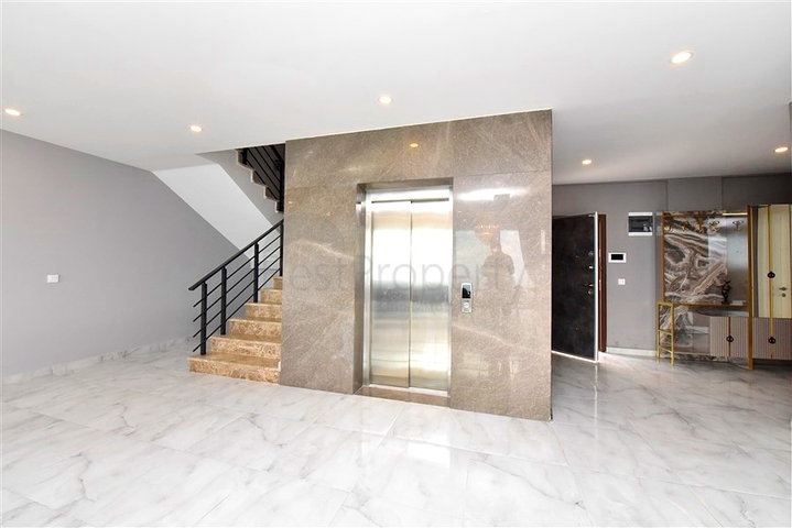 5+1-Villa in zentraler Lage in Alanya