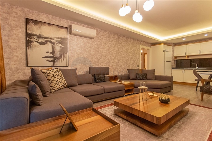 Möblierte 2+1-Wohnung an der ersten Küste in Mahmutlar