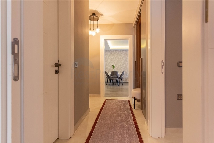 Möblierte 2+1-Wohnung an der ersten Küste in Mahmutlar