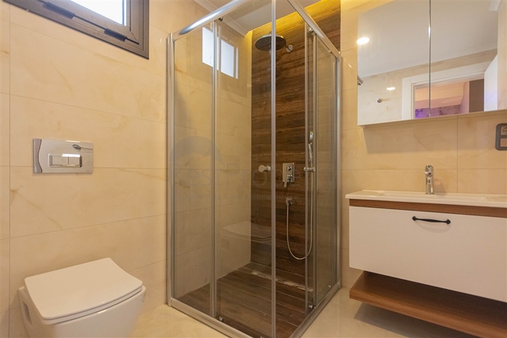 Möblierte 2+1-Wohnung an der ersten Küste in Mahmutlar