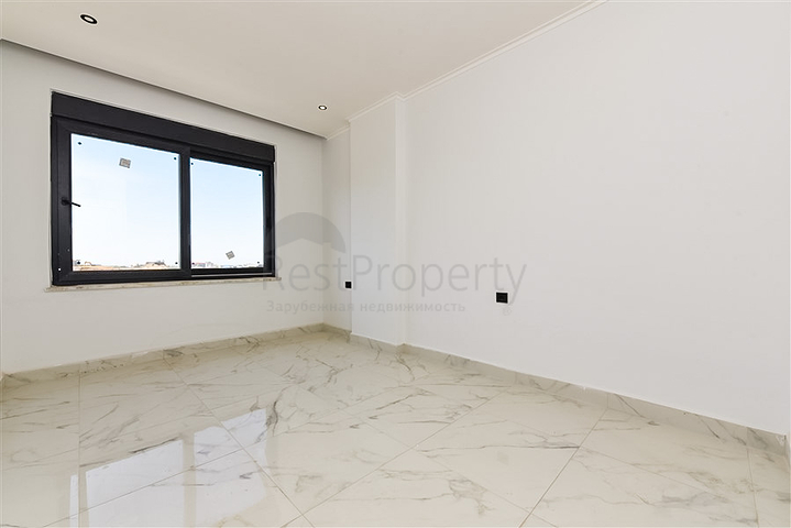 1+1 Wohnung in einem Wohnkomplexprojekt in beiden