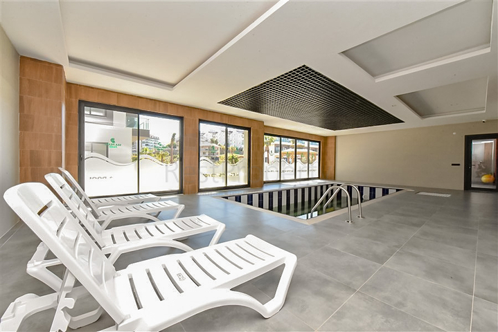 1+1 Wohnung in einem Wohnkomplexprojekt in beiden