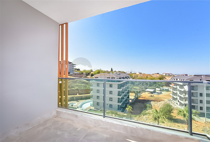 1+1 Wohnung in einem Wohnkomplexprojekt in beiden