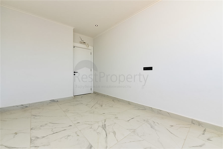 1+1 Wohnung in einem Wohnkomplexprojekt in beiden