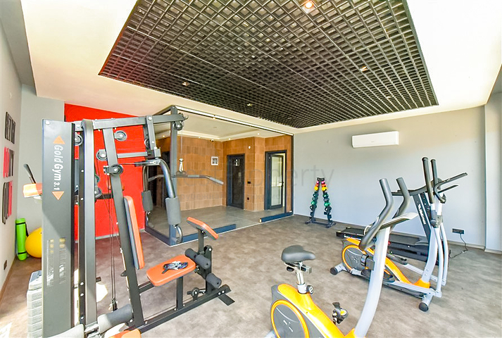 1+1 Wohnung in einem Wohnkomplexprojekt in beiden