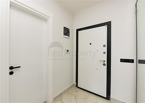 1+1 Wohnung in einem Wohnkomplexprojekt in beiden