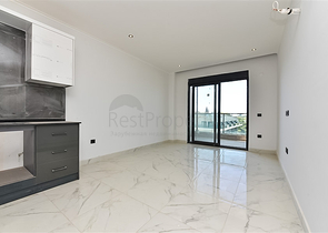 1+1 Wohnung in einem Wohnkomplexprojekt in beiden