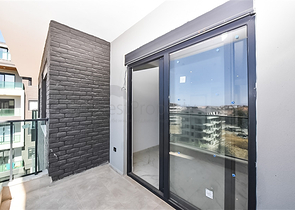 1+1 Wohnung in einem Wohnkomplexprojekt in beiden