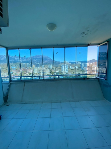 Drei-Zimmer-Penthouse in einer Wohnanlage mit Infrastruktur