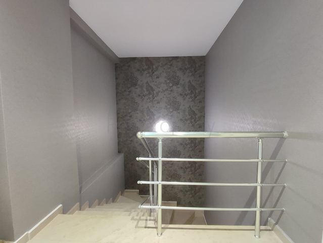 Drei-Zimmer-Penthouse in einer Wohnanlage mit Infrastruktur