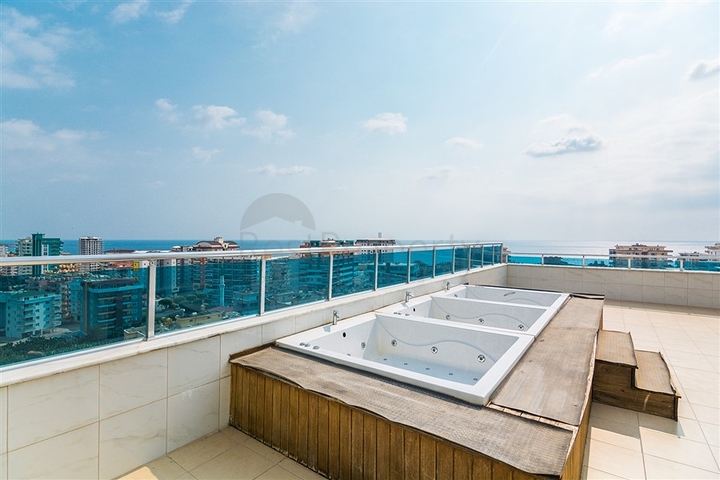 Drei-Zimmer-Penthouse in einer Wohnanlage mit Infrastruktur