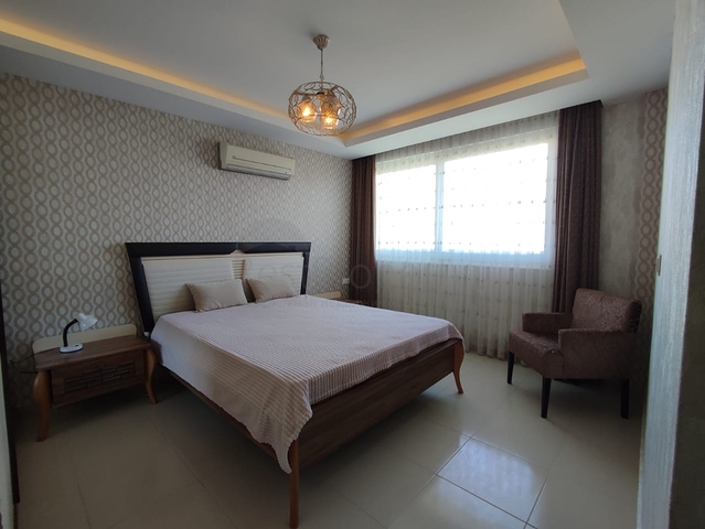 Drei-Zimmer-Penthouse in einer Wohnanlage mit Infrastruktur