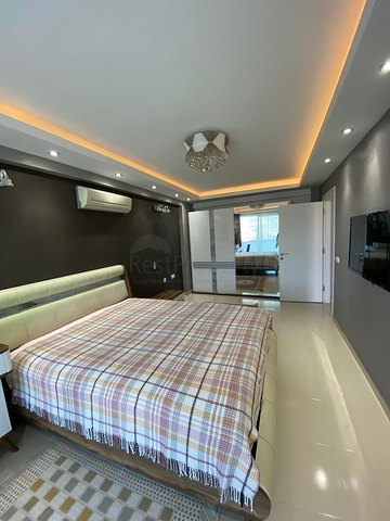 Drei-Zimmer-Penthouse in einer Wohnanlage mit Infrastruktur