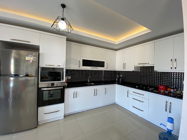 Drei-Zimmer-Penthouse in einer Wohnanlage mit Infrastruktur