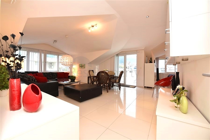 7+1 Wohnung mit separater Küche in der Gegend von Dschikjili