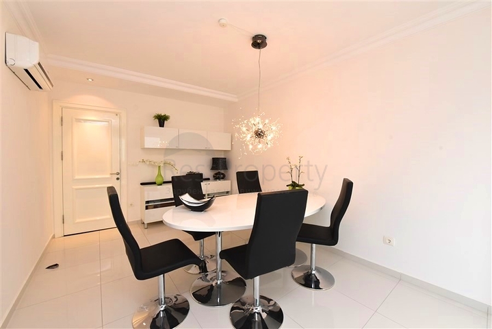 7+1 Wohnung mit separater Küche in der Gegend von Dschikjili