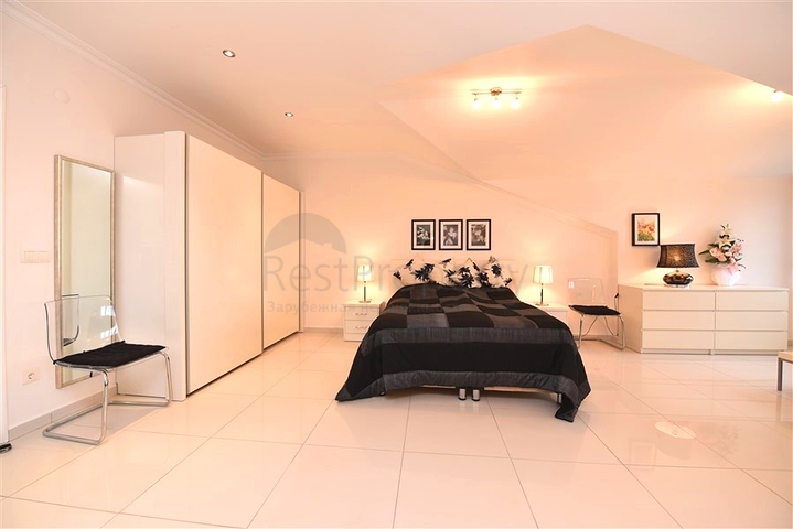 7+1 Wohnung mit separater Küche in der Gegend von Dschikjili