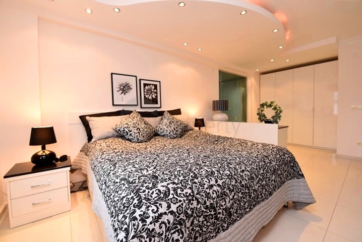 7+1 Wohnung mit separater Küche in der Gegend von Dschikjili