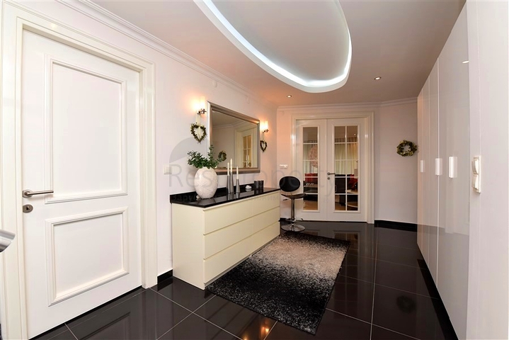 7+1 Wohnung mit separater Küche in der Gegend von Dschikjili