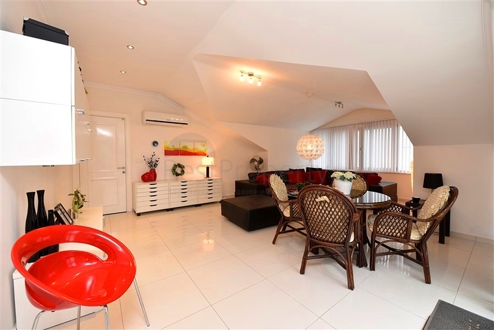 7+1 Wohnung mit separater Küche in der Gegend von Dschikjili