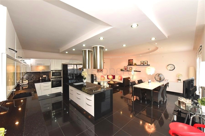 7+1 Wohnung mit separater Küche in der Gegend von Dschikjili