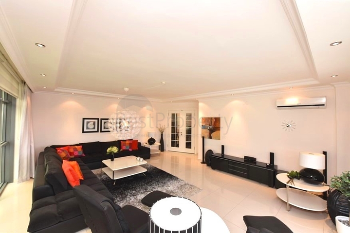 7+1 Wohnung mit separater Küche in der Gegend von Dschikjili