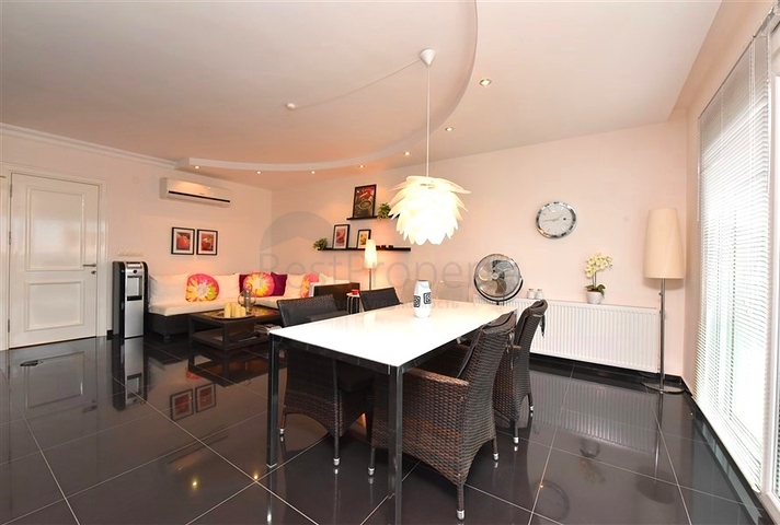 7+1 Wohnung mit separater Küche in der Gegend von Dschikjili