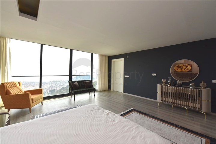 Dreistöckige Villa mit 5+1 Grundriss im Herzen von Alanya