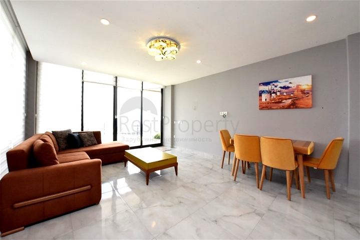 Dreistöckige Villa mit 5+1 Grundriss im Herzen von Alanya