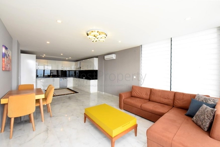 Dreistöckige Villa mit 5+1 Grundriss im Herzen von Alanya