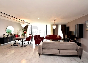 Dreistöckige Villa mit 5+1 Grundriss im Herzen von Alanya