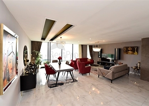 Dreistöckige Villa mit 5+1 Grundriss im Herzen von Alanya