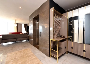 Dreistöckige Villa mit 5+1 Grundriss im Herzen von Alanya