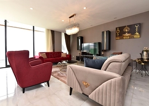 Dreistöckige Villa mit 5+1 Grundriss im Herzen von Alanya