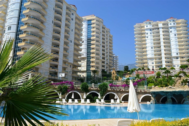 Geräumige 3+1-Wohnung in Mahmutlar