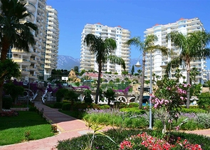 Geräumige 3+1-Wohnung in Mahmutlar