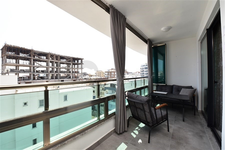 1+1 Wohnung im Stadtteil Mahmutlar 300 m vom Meer entfernt