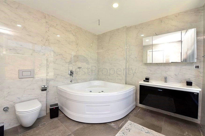 Dreizimmerwohnung mit Designermöbeln im Stadtteil Kestel