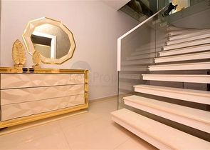 Dreizimmerwohnung mit Designermöbeln im Stadtteil Kestel