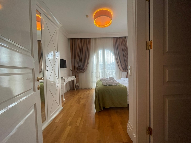 Luxuriöse Residenzen an der ersten Küste