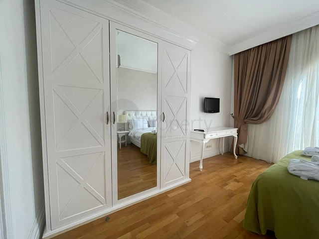 Luxuriöse Residenzen an der ersten Küste