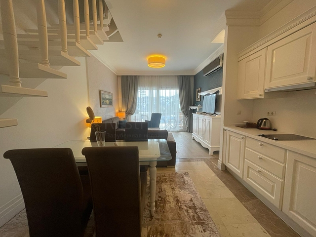 Luxuriöse Residenzen an der ersten Küste