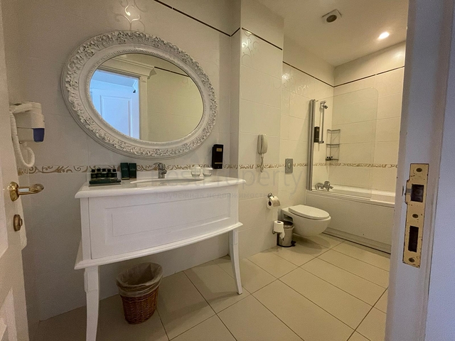 Luxuriöse Residenzen an der ersten Küste