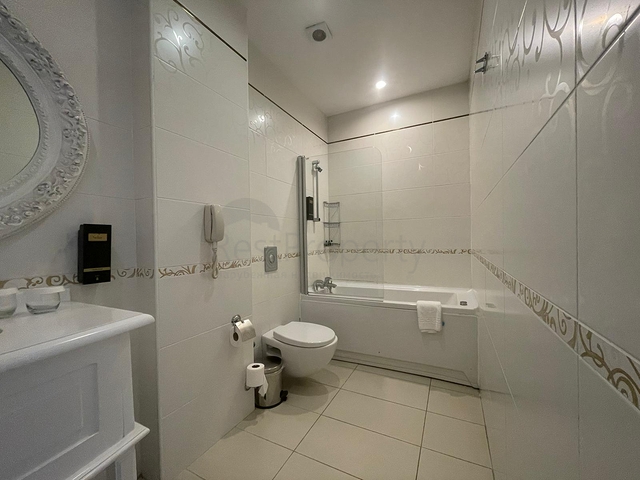 Luxuriöse Residenzen an der ersten Küste