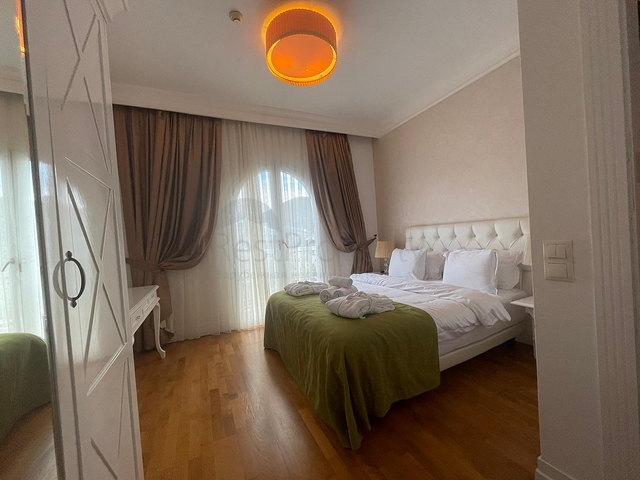 Luxuriöse Residenzen an der ersten Küste