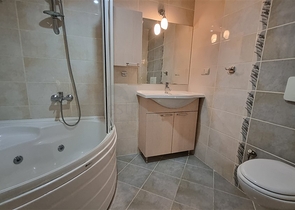 Geräumige 2+1-Wohnung im Stadtteil Dschikkilli